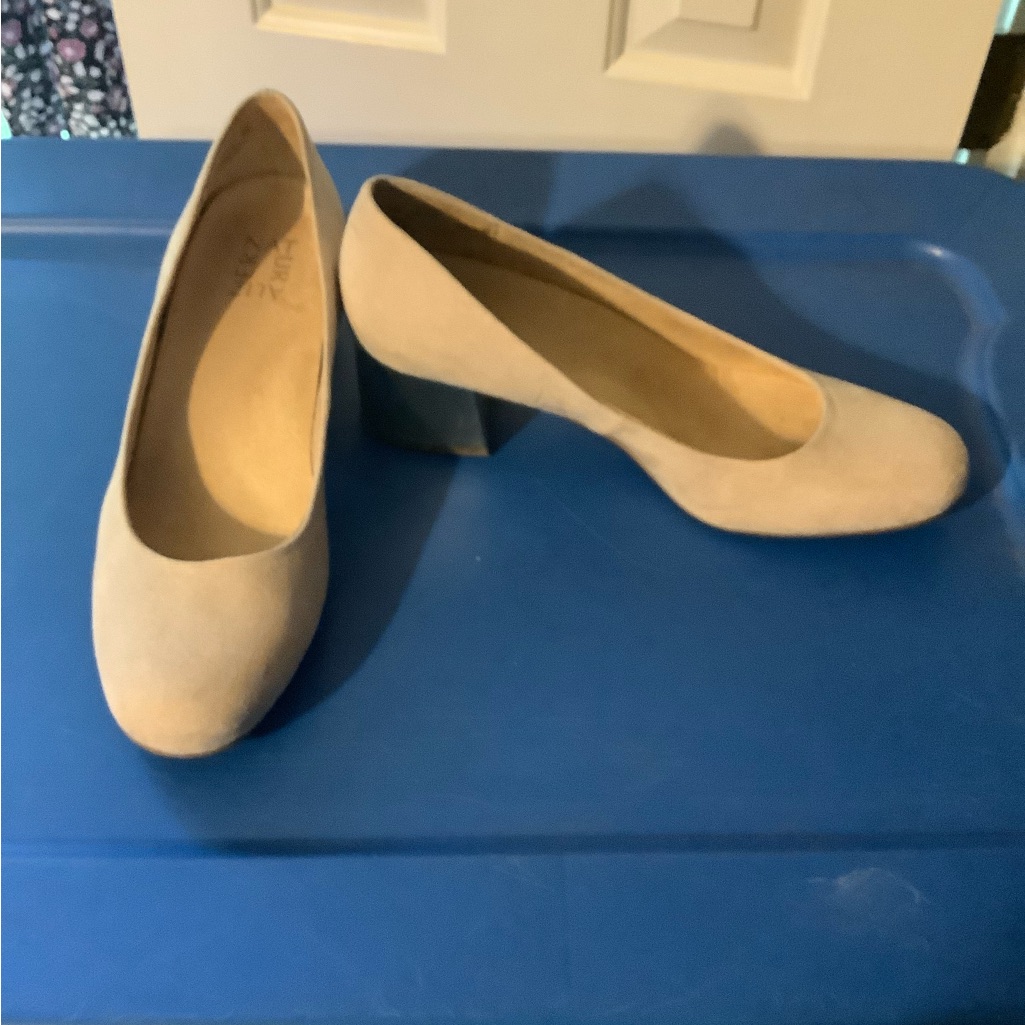 Tan Naturalizer Heels